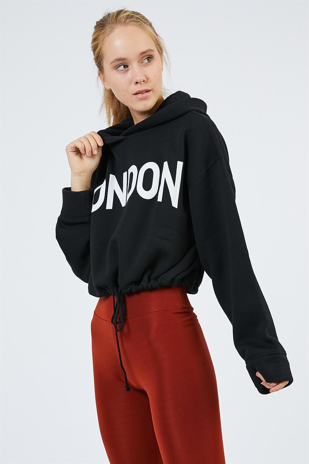 Yazı Baskılı Kapüşonlu Siyah Crop Sweatshirt