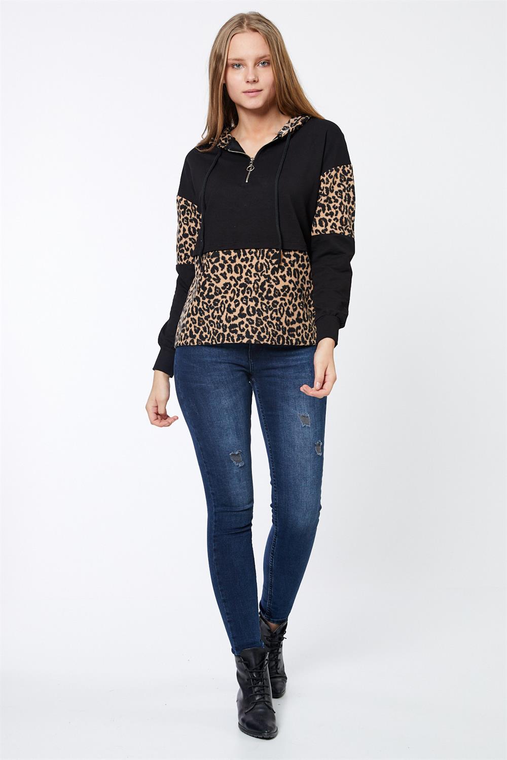 Kapüşonlu Leopar Desenli Siyah Sweatshirt